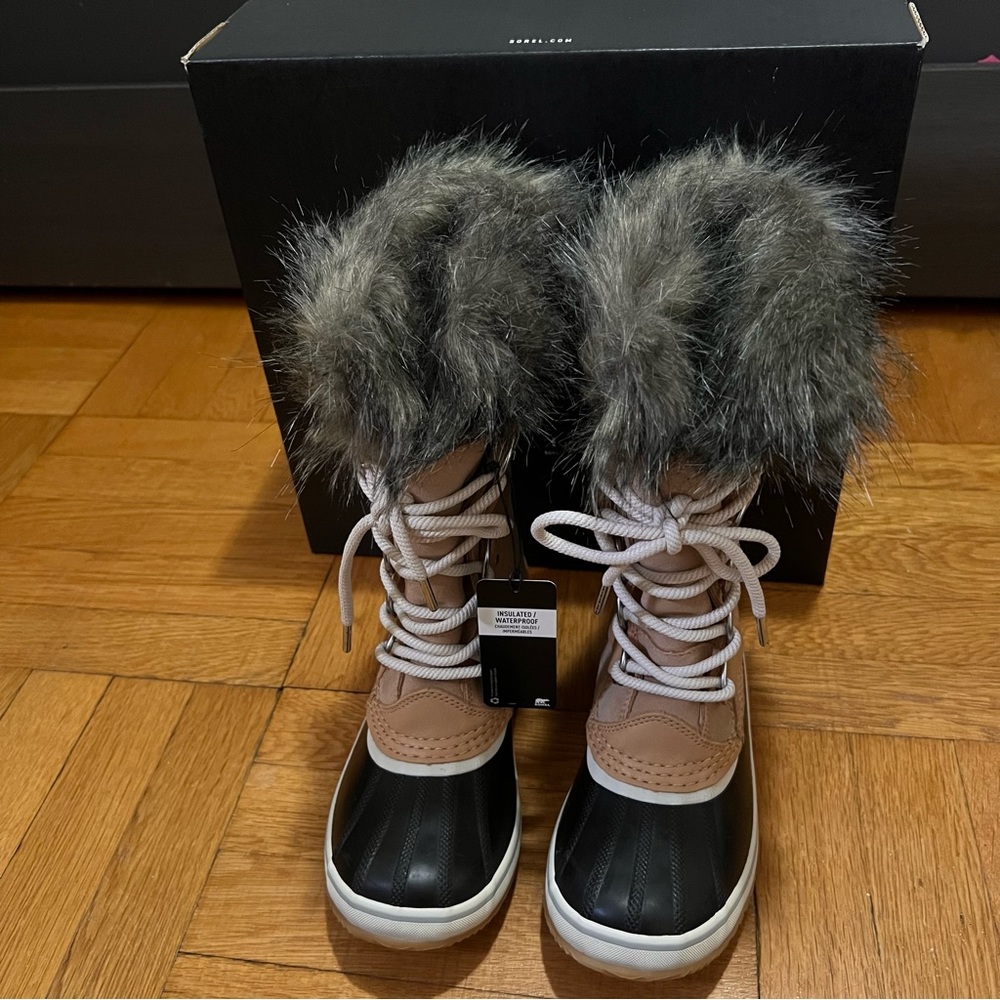 NWT Sorel Joan Of Arctic Boots 5.5 36.5